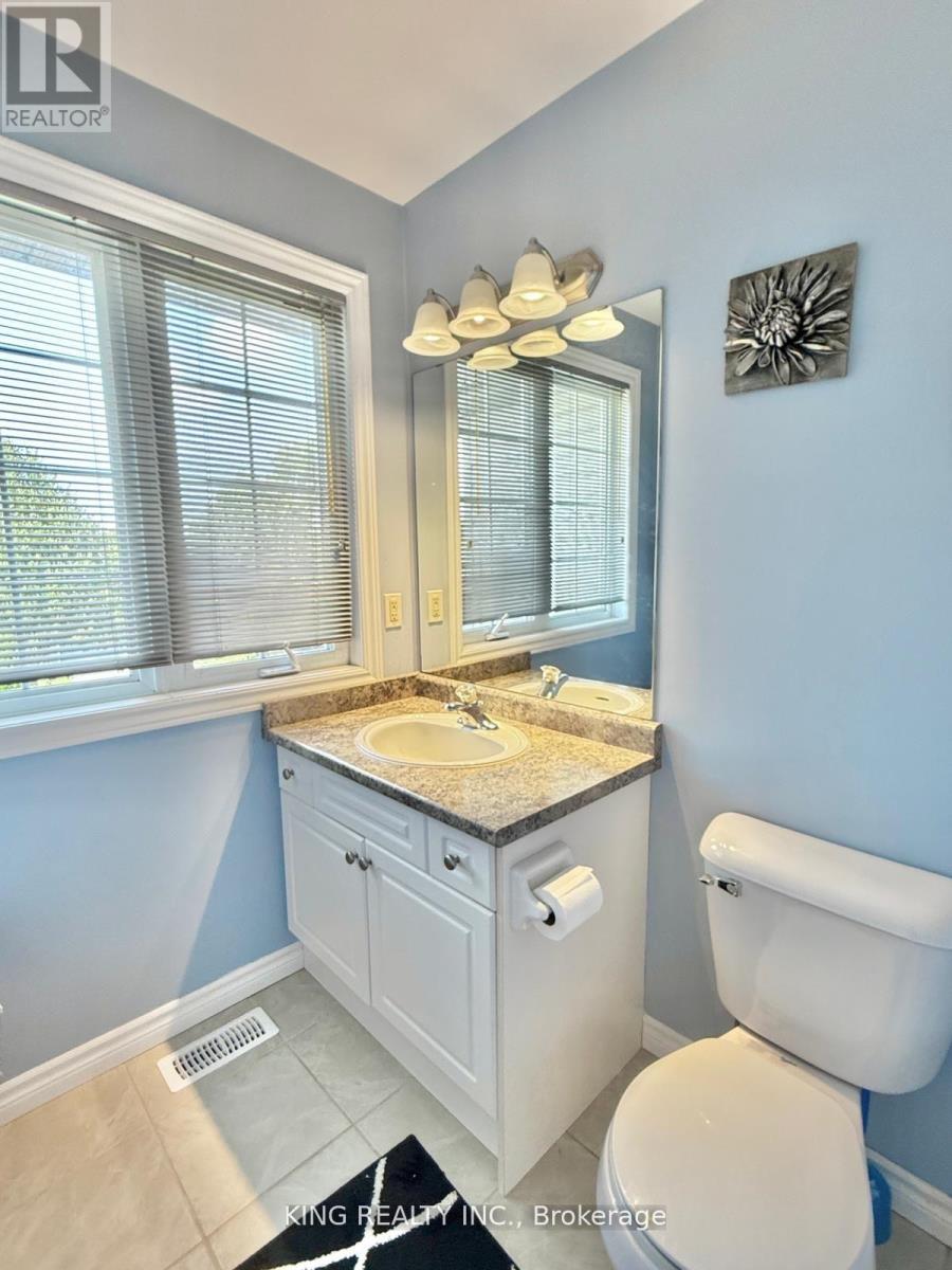 196 Crimson Crescent, London East, Ontario  N5W 6G1 - Photo 11 - X12490416