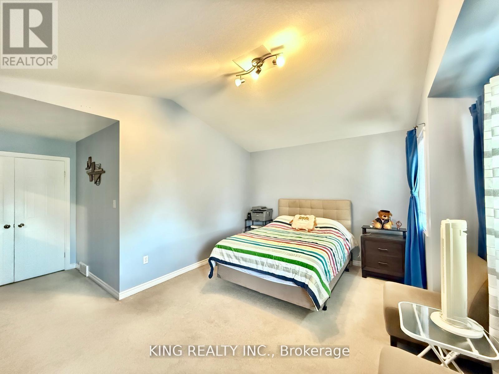 196 Crimson Crescent, London East, Ontario  N5W 6G1 - Photo 8 - X12490416