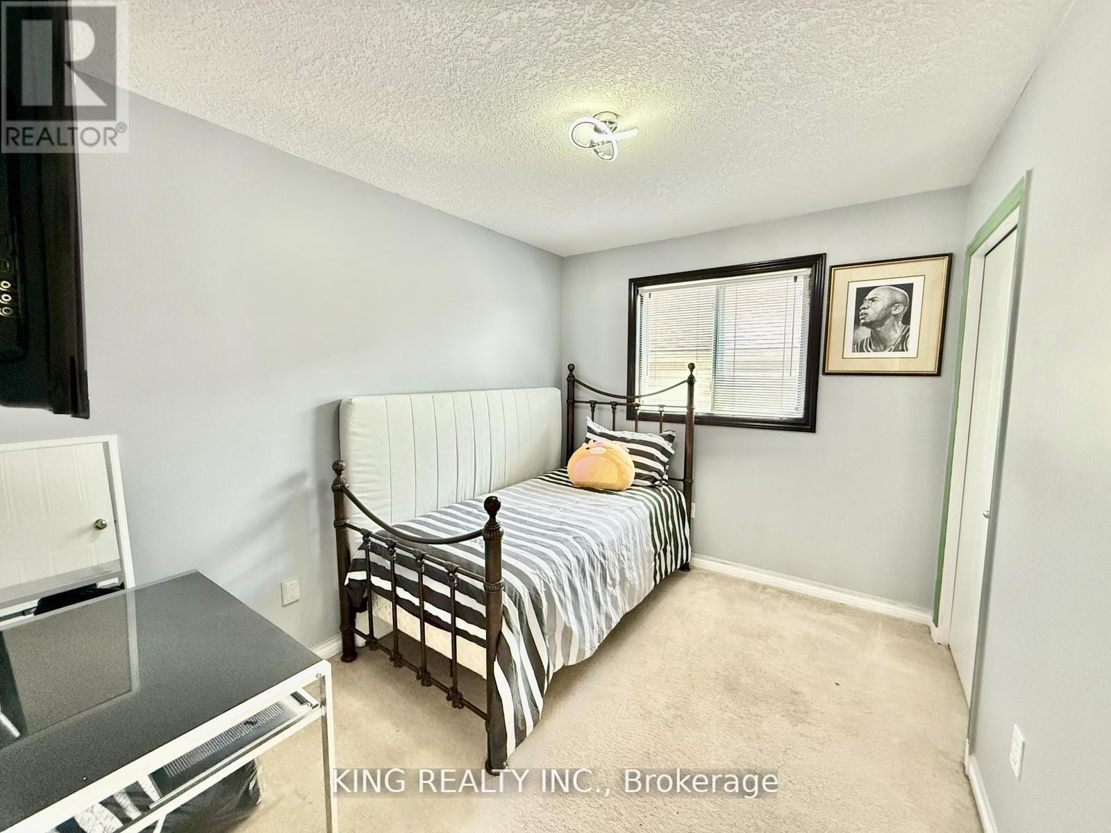 196 Crimson Crescent, London East, Ontario  N5W 6G1 - Photo 9 - X12490416