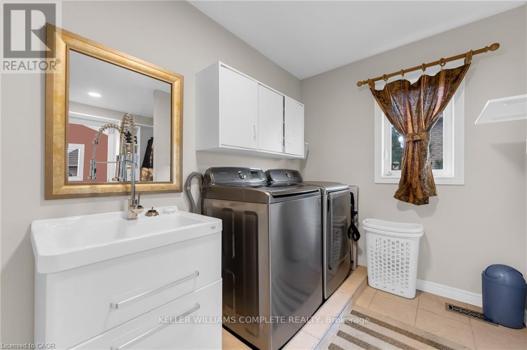 114 Armour Crescent, Hamilton, Ontario  L9K 1R9 - Photo 13 - X12490420