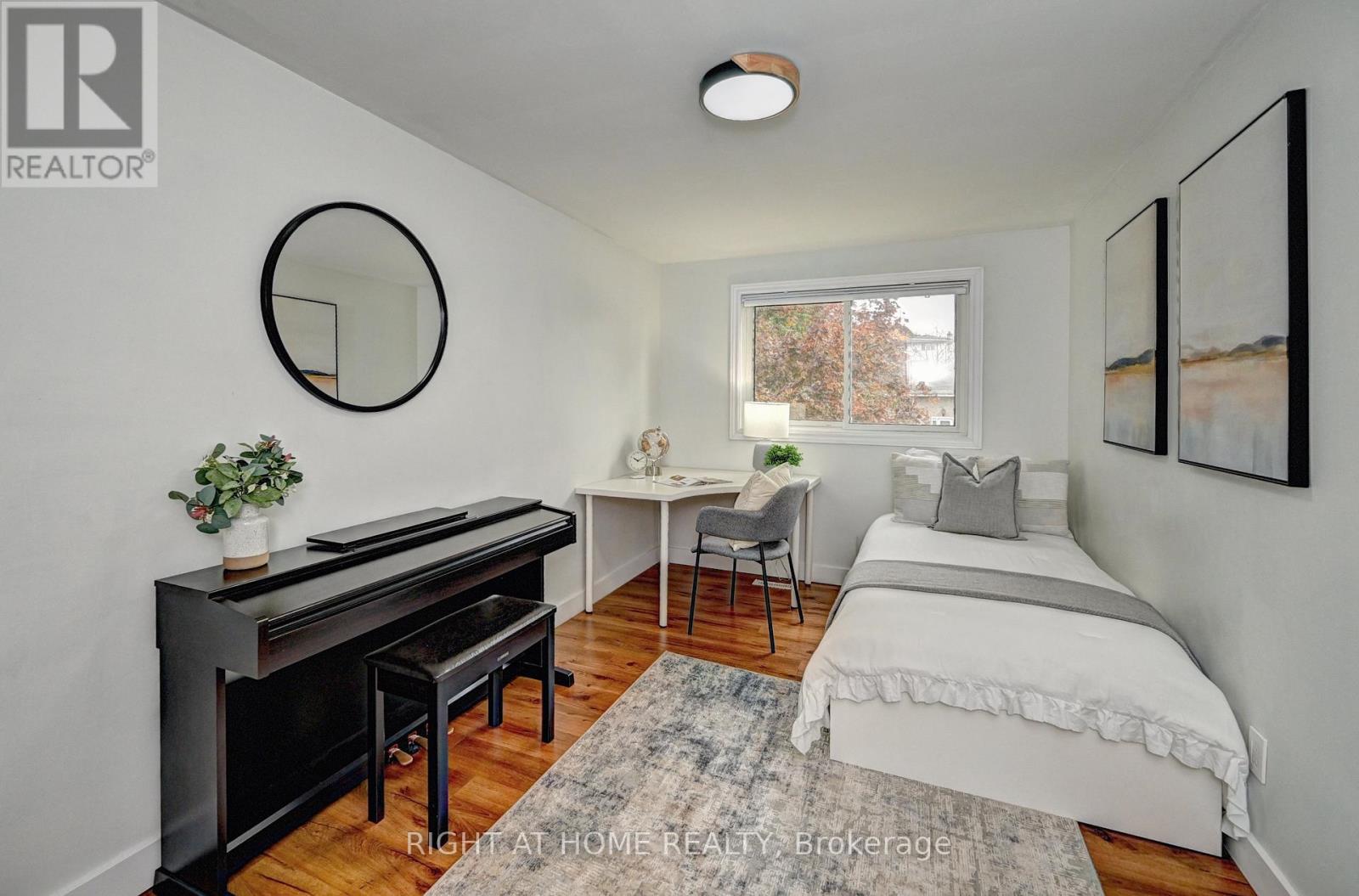 39 Southwood Drive, Kitchener, Ontario  N2E 2E6 - Photo 28 - X12490438