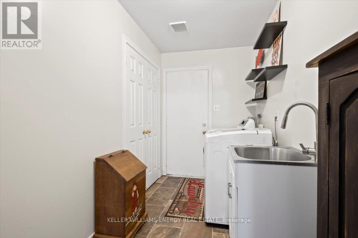 2 Resnik Drive, Clarington, Ontario  L1B 1K5 - Photo 35 - E12376513