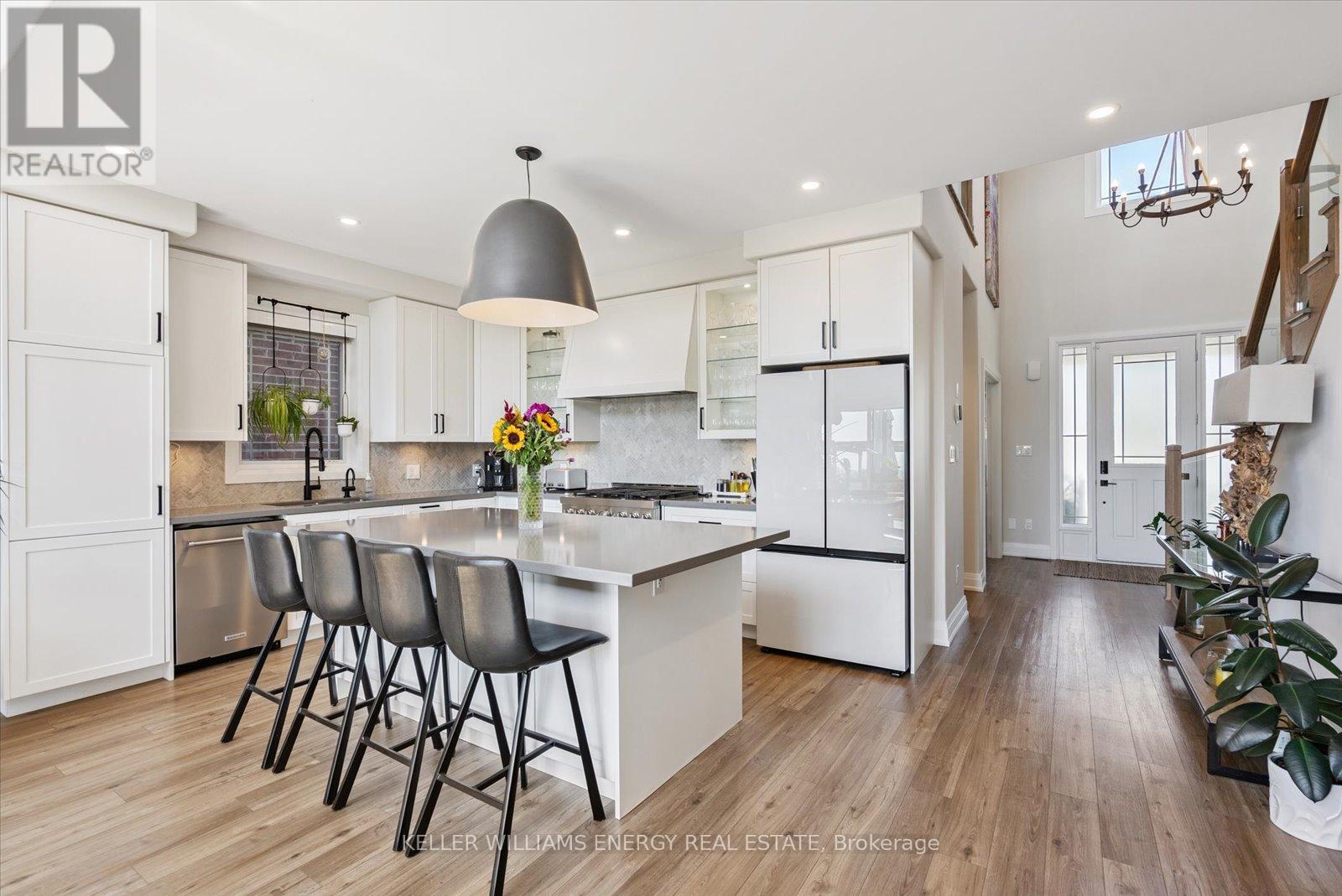 213 Strachan Street, Port Hope, Ontario  L1A 0E6 - Photo 9 - X12473315