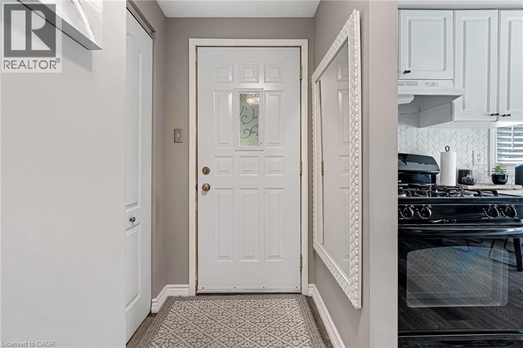 415 Morgan Avenue Unit# 15, Kitchener, Ontario  N2A 2V6 - Photo 3 - 40784322