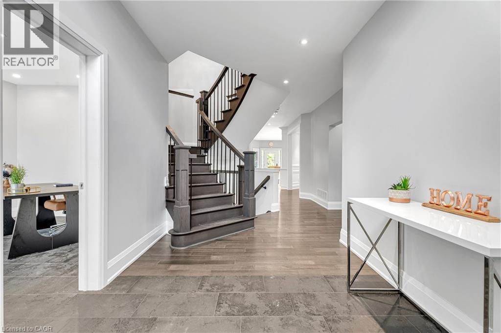 120 Davidson Boulevard, Dundas, Ontario  L9H 7M5 - Photo 5 - 40784318