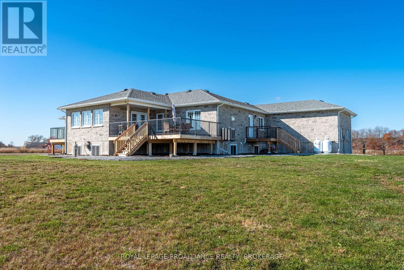 103 Hineman Street, Kingston (City North Of 401), Ontario  K7L 0G2 - Photo 34 - X12490918