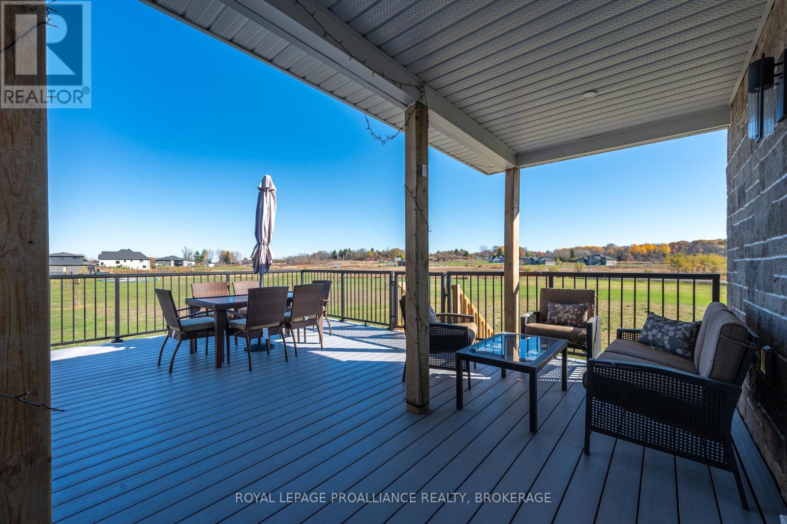 103 Hineman Street, Kingston (City North Of 401), Ontario  K7L 0G2 - Photo 5 - X12490918