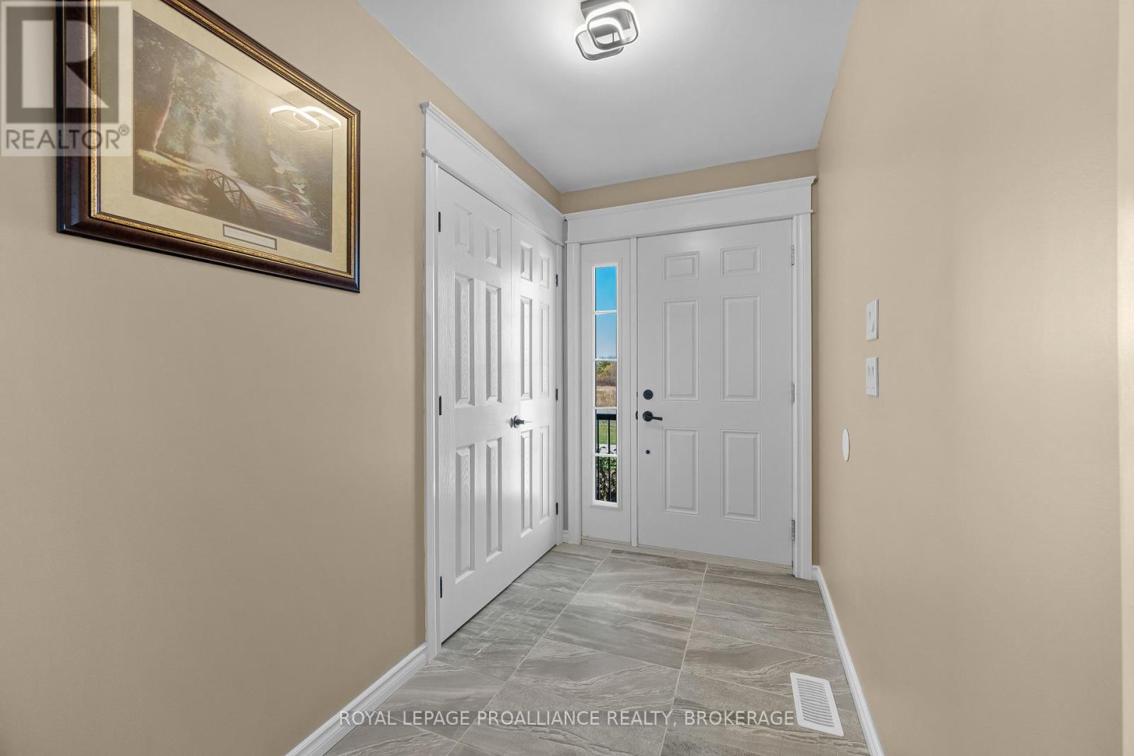 103 Hineman Street, Kingston (City North Of 401), Ontario  K7L 0G2 - Photo 6 - X12490918