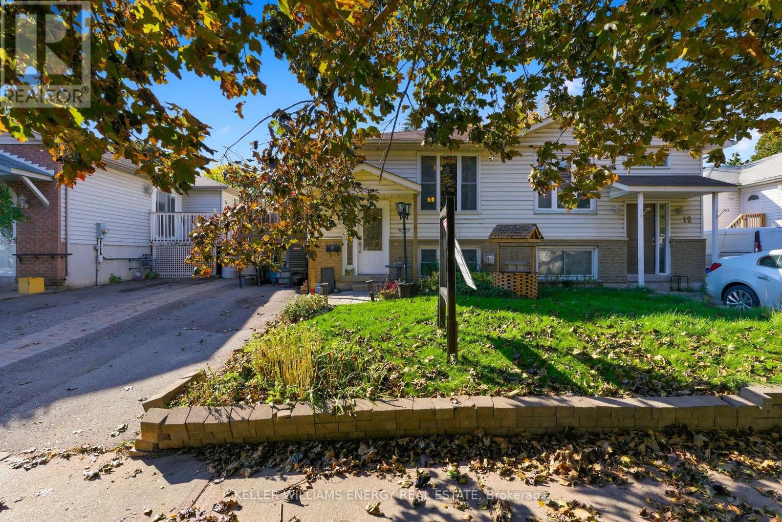 10 LOCKHART GATE, Clarington, Ontario