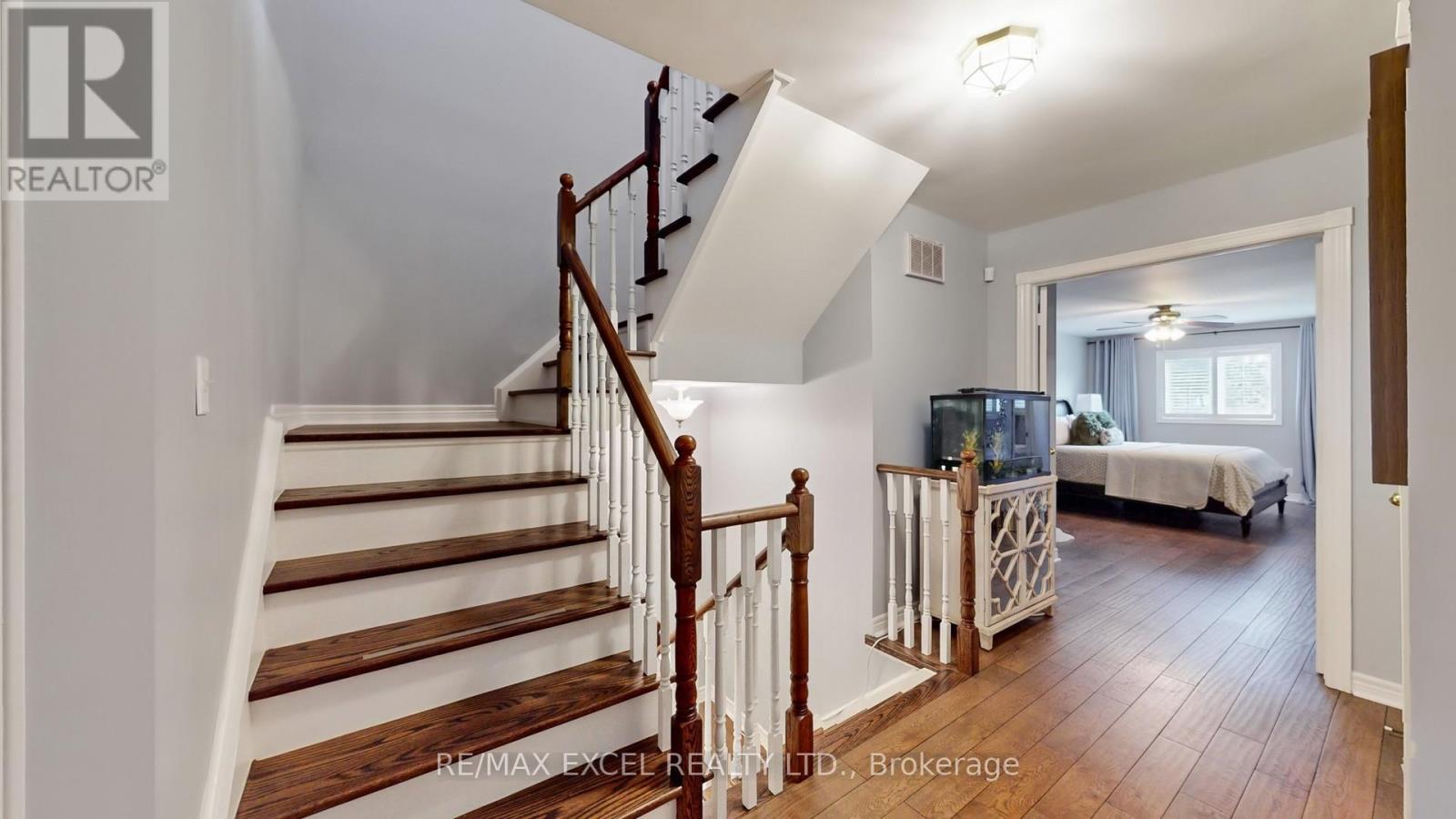 87 The Fairways, Markham, Ontario  L6C 2A7 - Photo 34 - N12489420