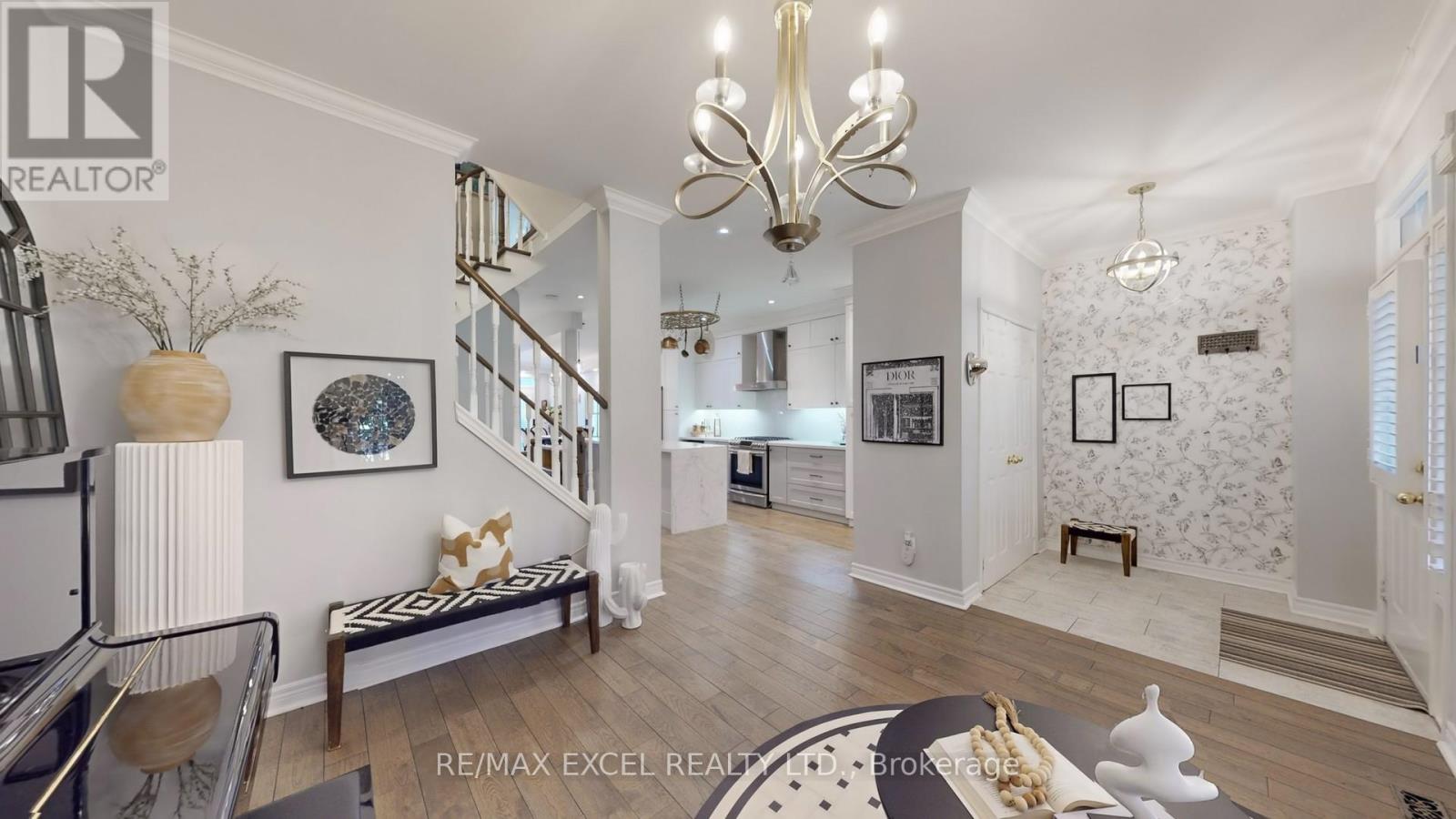 87 The Fairways, Markham, Ontario  L6C 2A7 - Photo 2 - N12489420