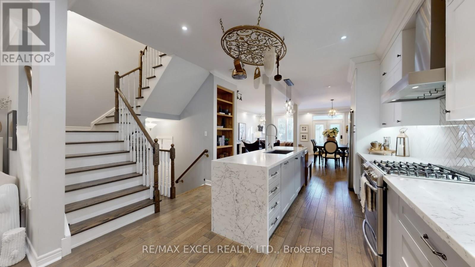 87 The Fairways, Markham, Ontario  L6C 2A7 - Photo 8 - N12489420