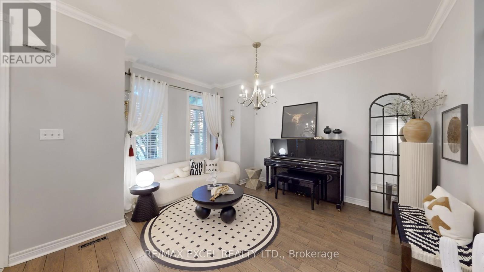 87 The Fairways, Markham, Ontario  L6C 2A7 - Photo 3 - N12489420