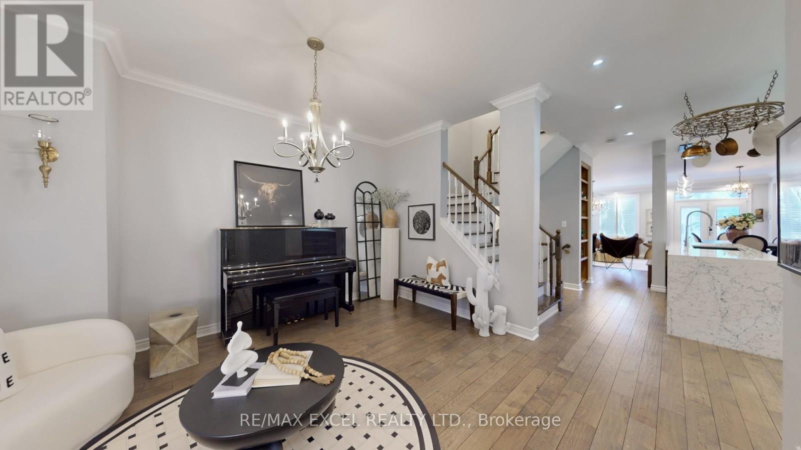 87 The Fairways, Markham, Ontario  L6C 2A7 - Photo 5 - N12489420