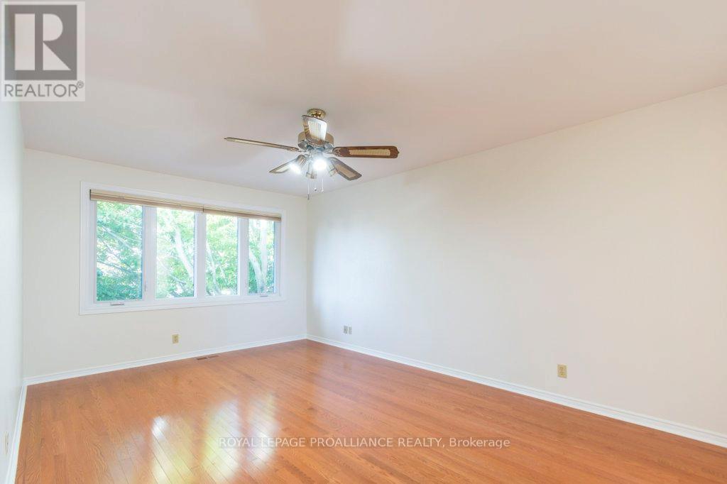 37 Dungannon Drive, Belleville (Belleville Ward), Ontario  K8P 5E7 - Photo 22 - X12491006