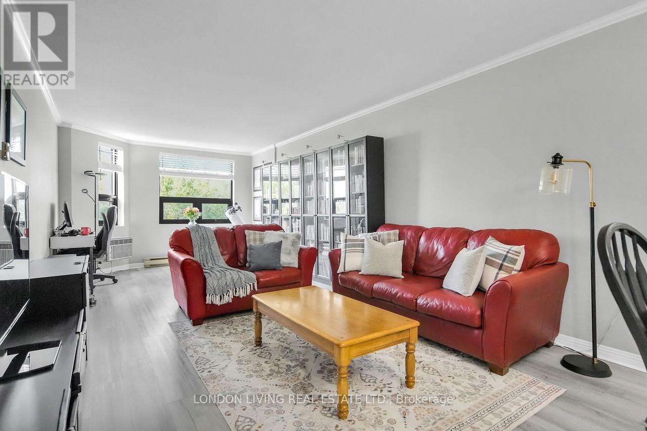 604 - 549 Ridout Street N, London East (East F), Ontario  N6A 5N5 - Photo 14 - X12490896