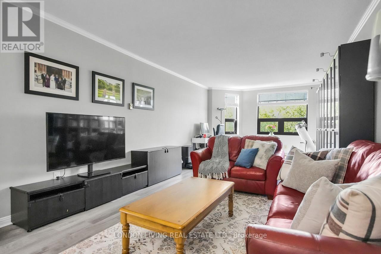 604 - 549 Ridout Street N, London East (East F), Ontario  N6A 5N5 - Photo 15 - X12490896