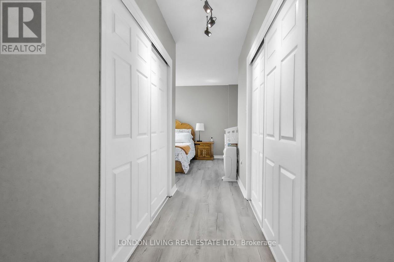 604 - 549 Ridout Street N, London East (East F), Ontario  N6A 5N5 - Photo 19 - X12490896