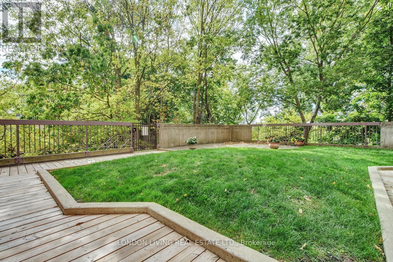 604 - 549 Ridout Street N, London East (East F), Ontario  N6A 5N5 - Photo 33 - X12490896