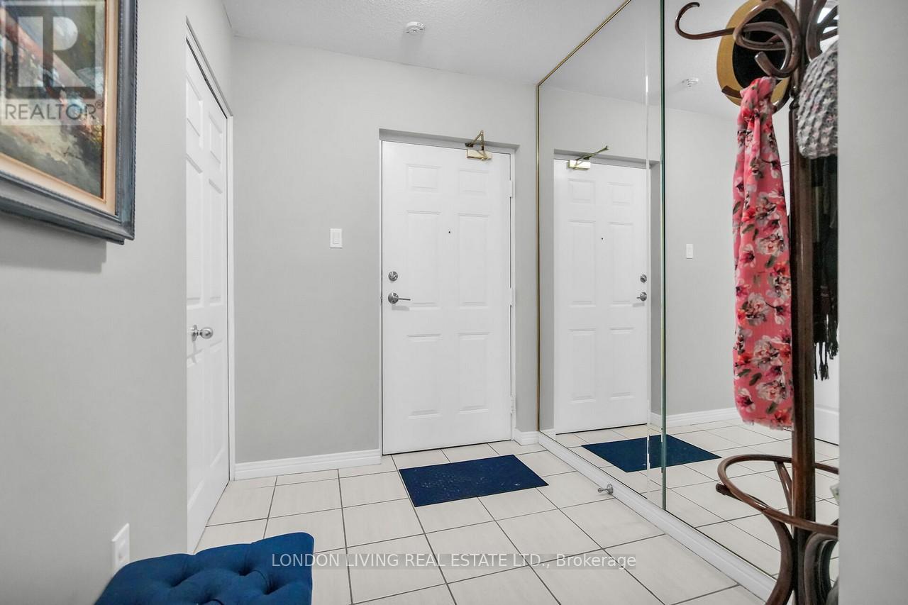 604 - 549 Ridout Street N, London East (East F), Ontario  N6A 5N5 - Photo 6 - X12490896