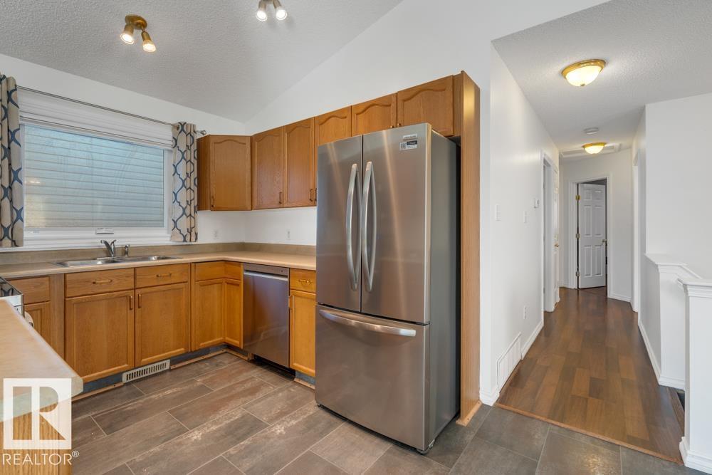 3020 32 Av Nw, Edmonton, Alberta  T6T 1X1 - Photo 10 - E4463999