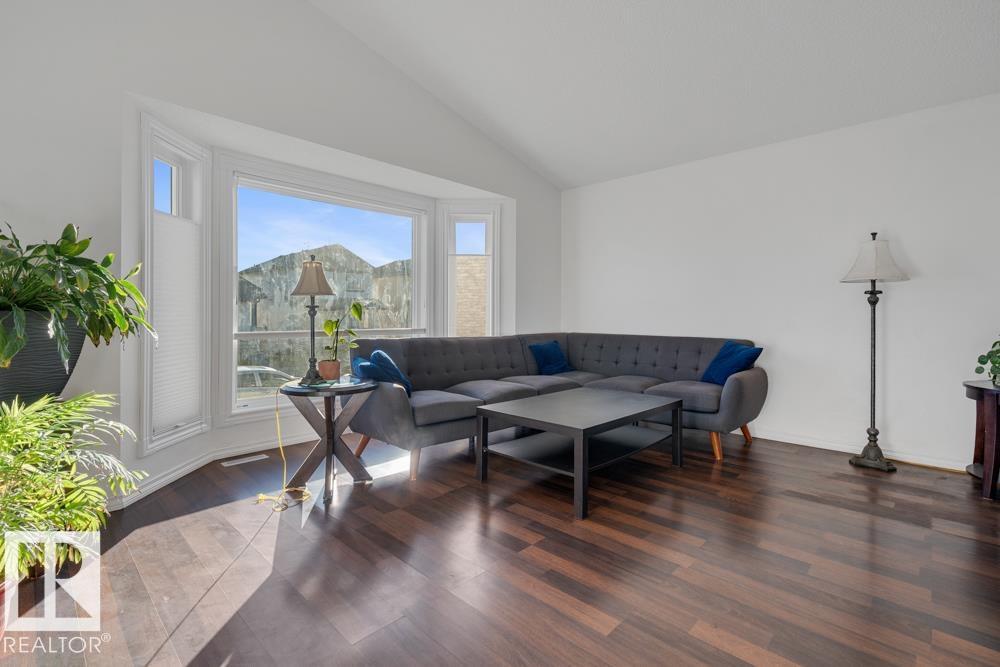 3020 32 Av Nw, Edmonton, Alberta  T6T 1X1 - Photo 3 - E4463999