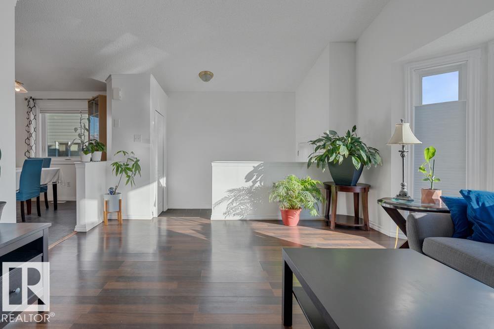 3020 32 Av Nw, Edmonton, Alberta  T6T 1X1 - Photo 4 - E4463999