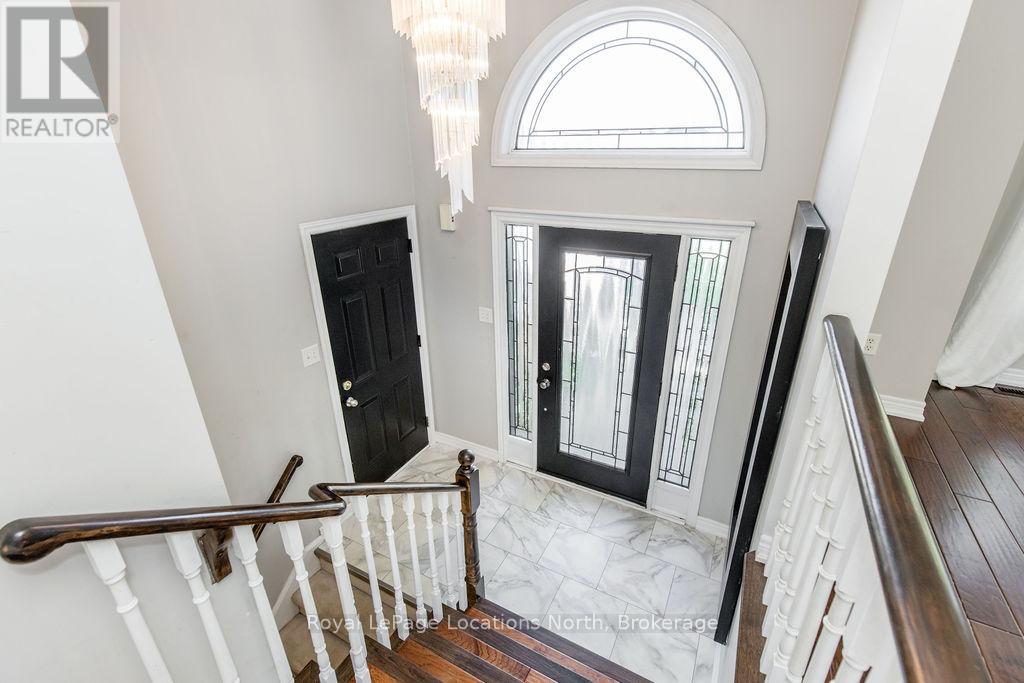 88 61st Street S, Wasaga Beach, Ontario  L9Z 2Z3 - Photo 3 - S12490912