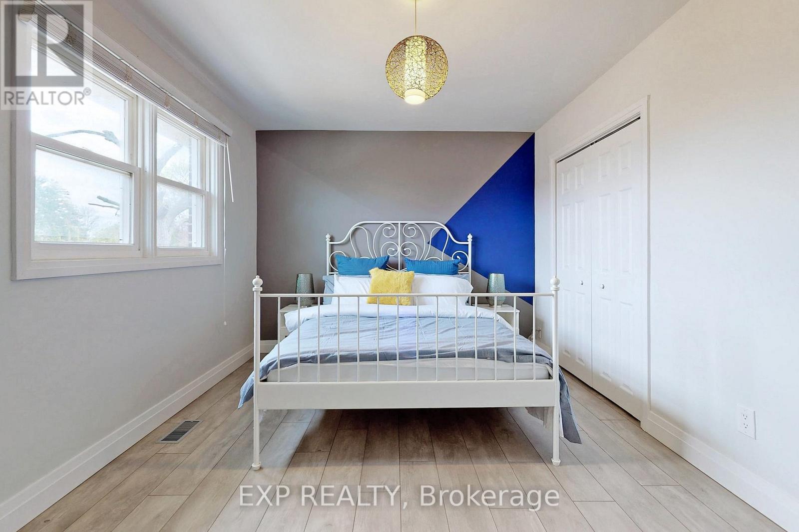 9 Silverview Drive, Toronto, Ontario  M2M 2B2 - Photo 21 - C12490456