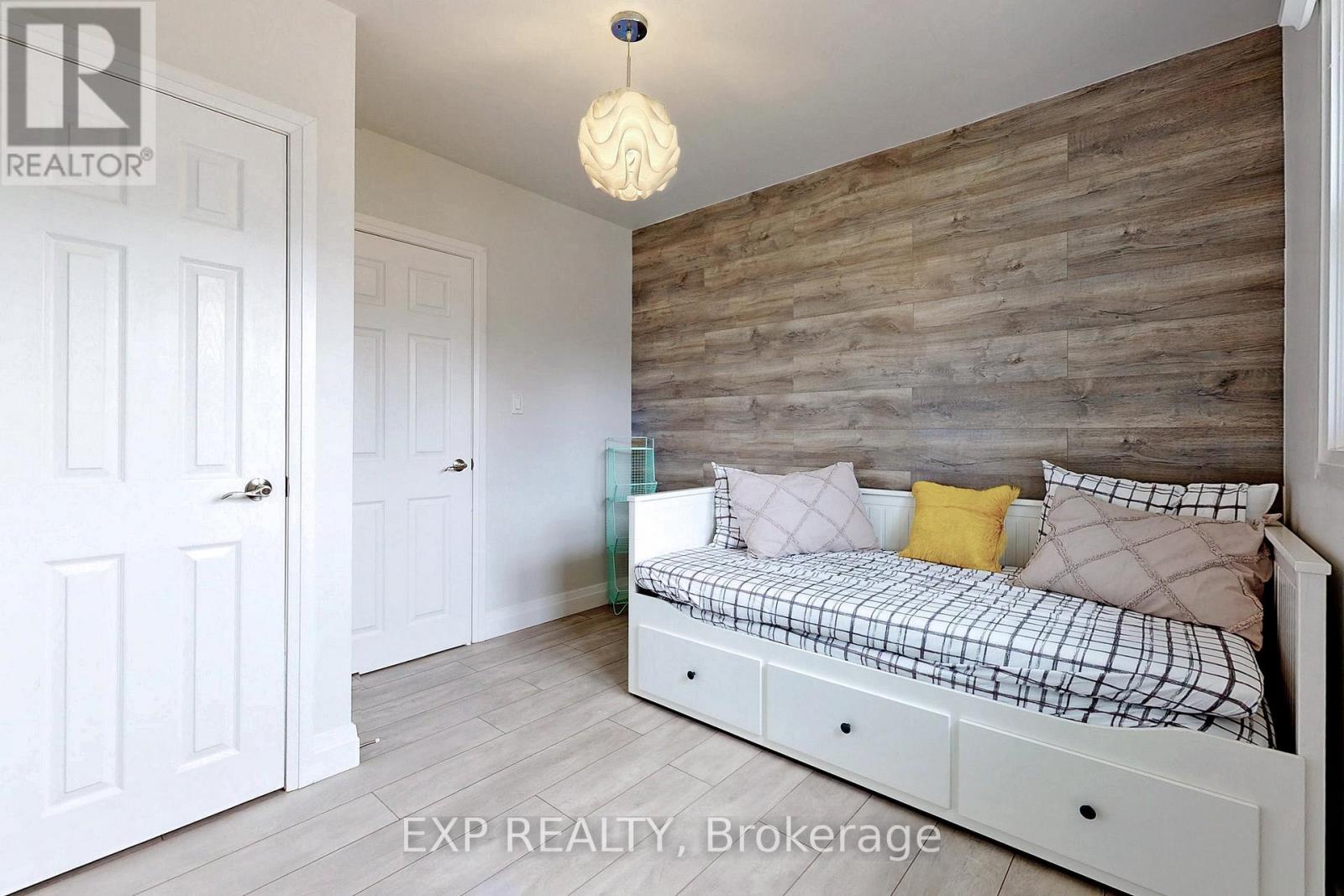 9 Silverview Drive, Toronto, Ontario  M2M 2B2 - Photo 25 - C12490456