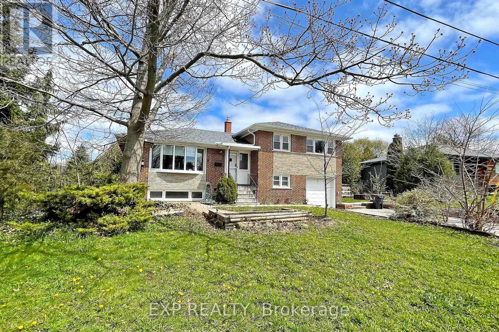 9 Silverview Drive, Toronto, Ontario  M2M 2B2 - Photo 34 - C12490456