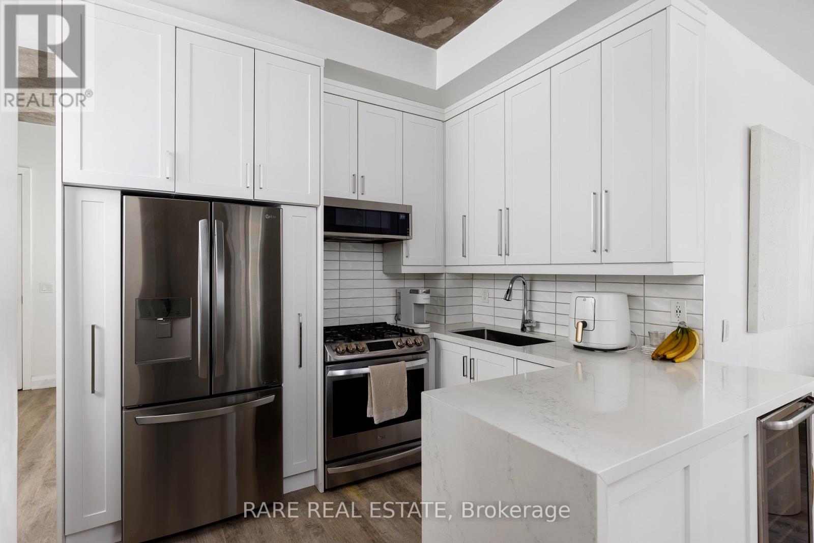 609 - 23 Brant Street, Toronto, Ontario  M5V 2L5 - Photo 15 - C12490632