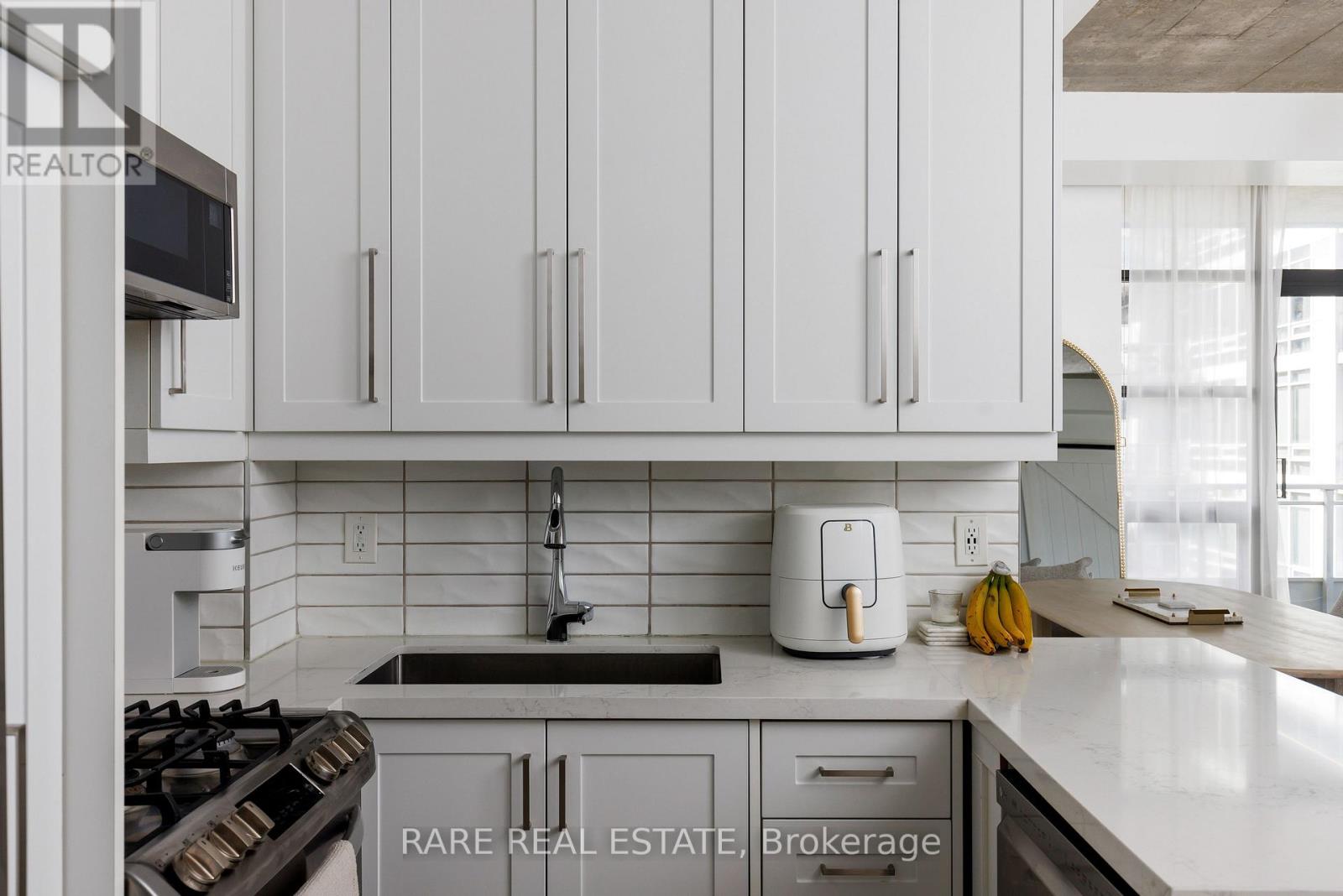 609 - 23 Brant Street, Toronto, Ontario  M5V 2L5 - Photo 18 - C12490632