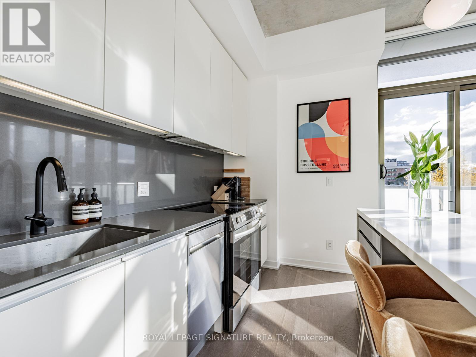 514 - 8 Gladstone Avenue, Toronto, Ontario  M6J 0B3 - Photo 18 - C12490710