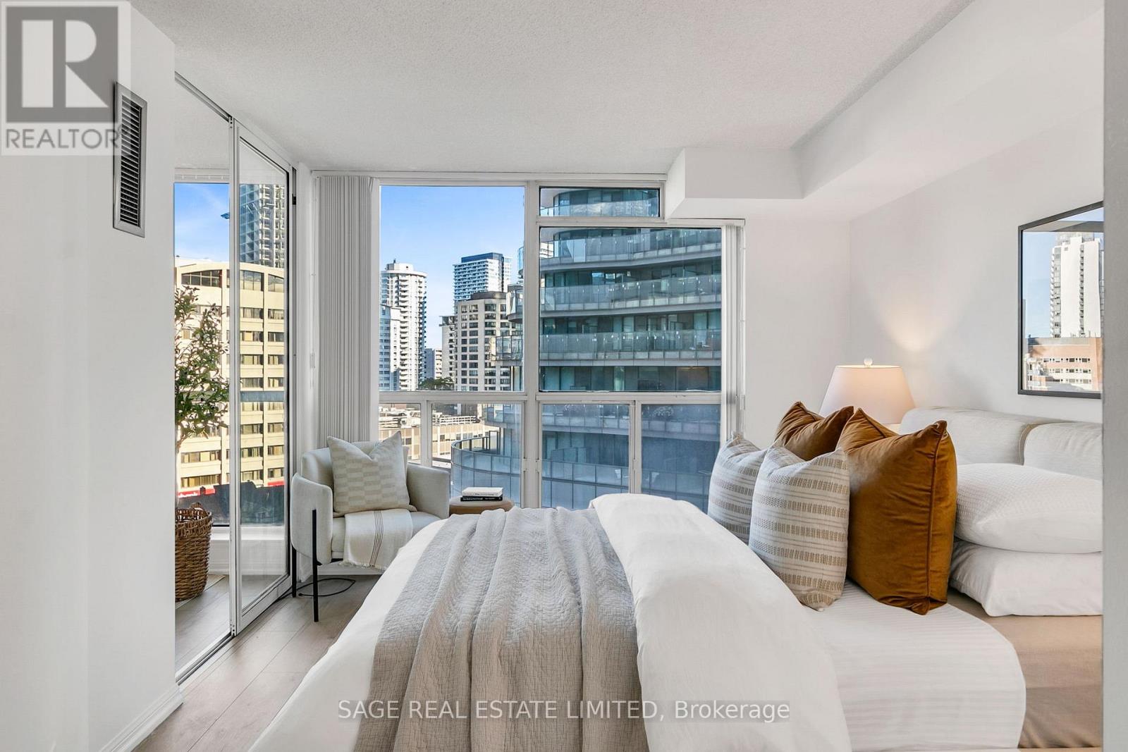 912 - 24 Wellesley Street W, Toronto (Bay Street Corridor), Ontario  M4Y 2X6 - Photo 18 - C12490712