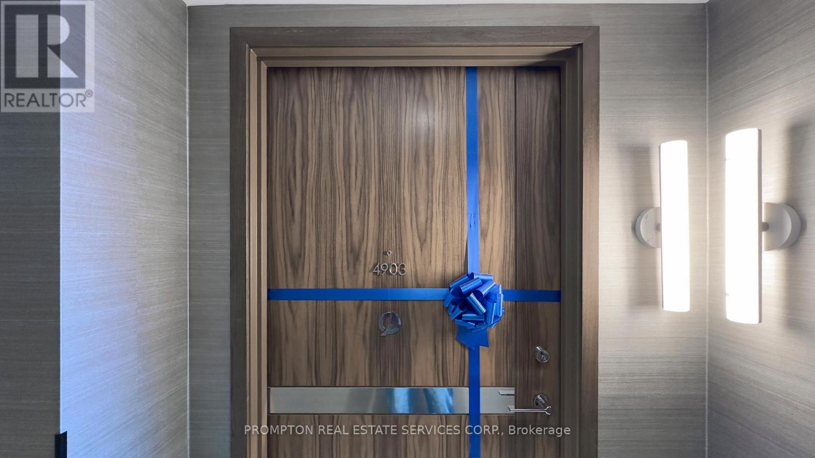 4903 - 3 Concord Cityplace Way, Toronto, Ontario  M5V 0X4 - Photo 4 - C12490740
