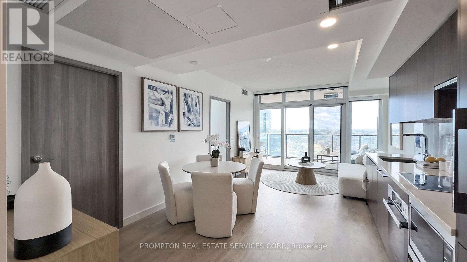 4903 - 3 Concord Cityplace Way, Toronto, Ontario  M5V 0X4 - Photo 6 - C12490740