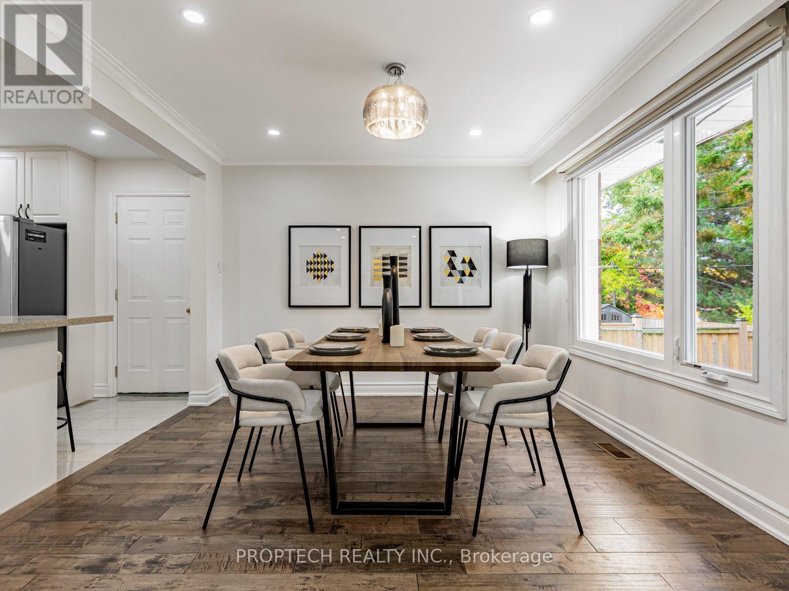 16 Shaunavon Heights Crescent, Toronto, Ontario  M3A 2P4 - Photo 8 - C12490758