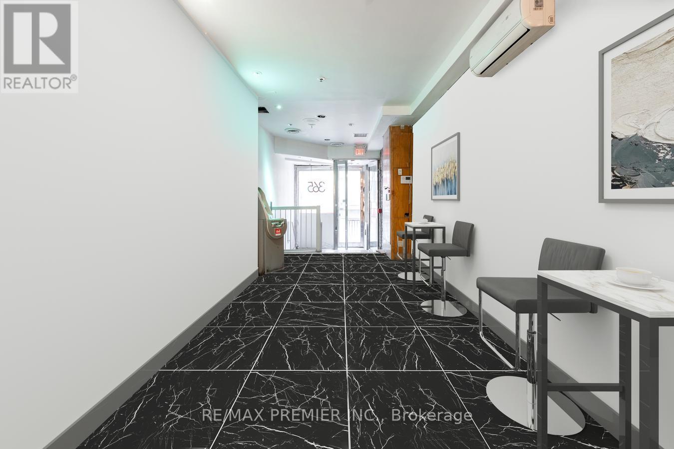 Main Floor - 365 King Street W, Toronto, Ontario  M5V 1K1 - Photo 5 - C12490818