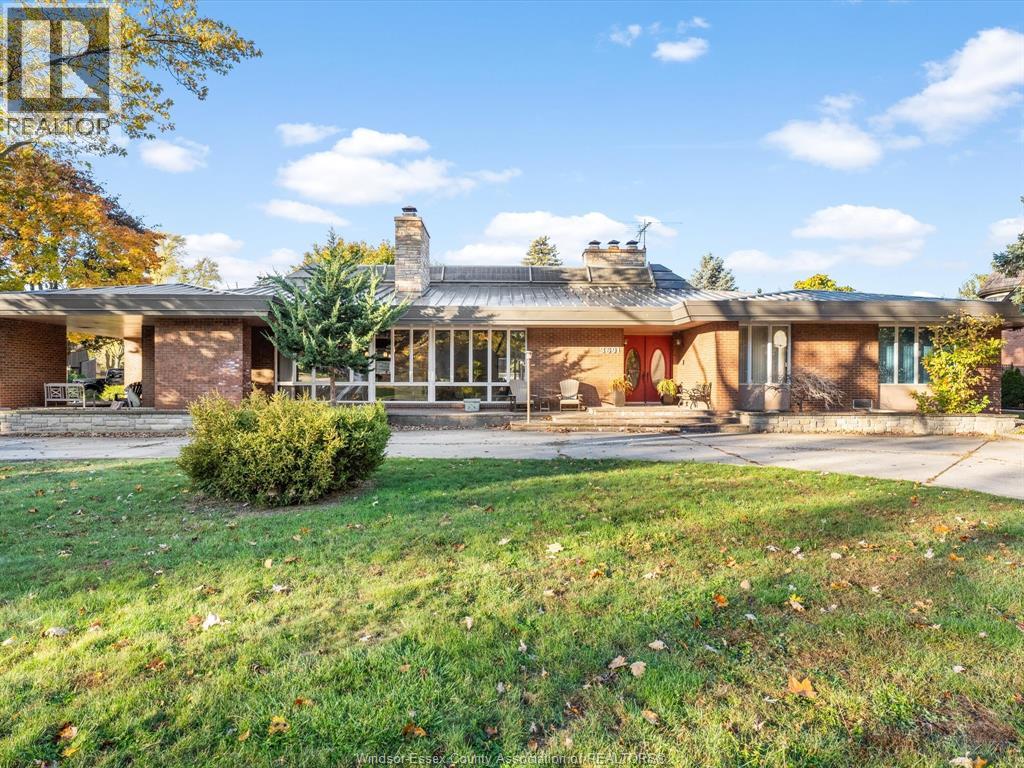 3691 Victoria, Windsor, Ontario  N9E 3L6 - Photo 4 - 25027556