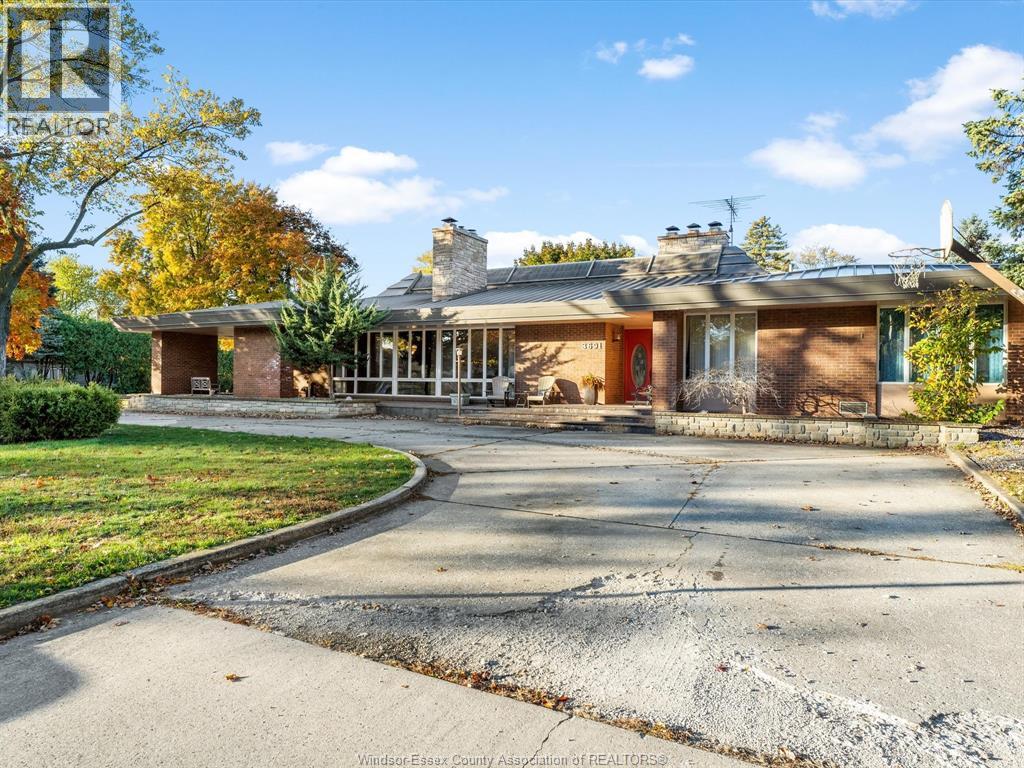 3691 VICTORIA, Windsor, Ontario
