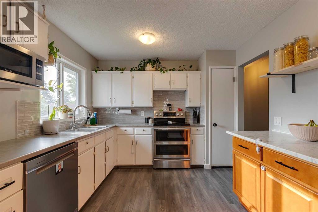 228 Penbrooke Way Se, Calgary, Alberta  T2A 3S8 - Photo 10 - A2257268