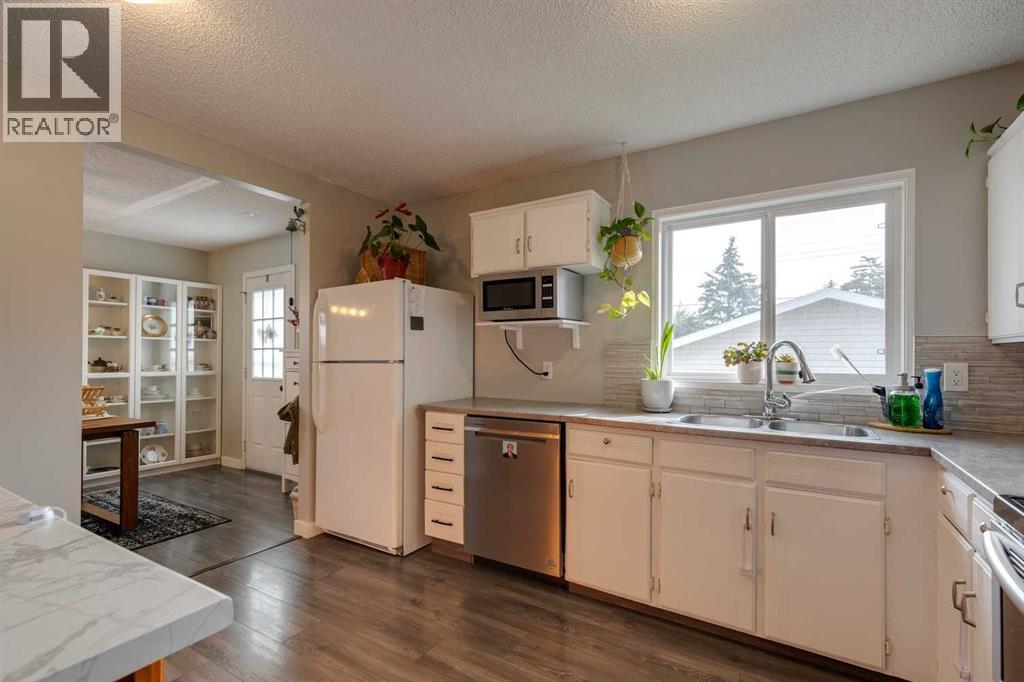 228 Penbrooke Way Se, Calgary, Alberta  T2A 3S8 - Photo 13 - A2257268