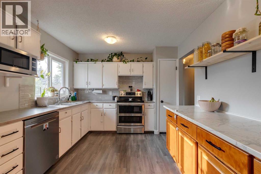 228 Penbrooke Way Se, Calgary, Alberta  T2A 3S8 - Photo 11 - A2257268