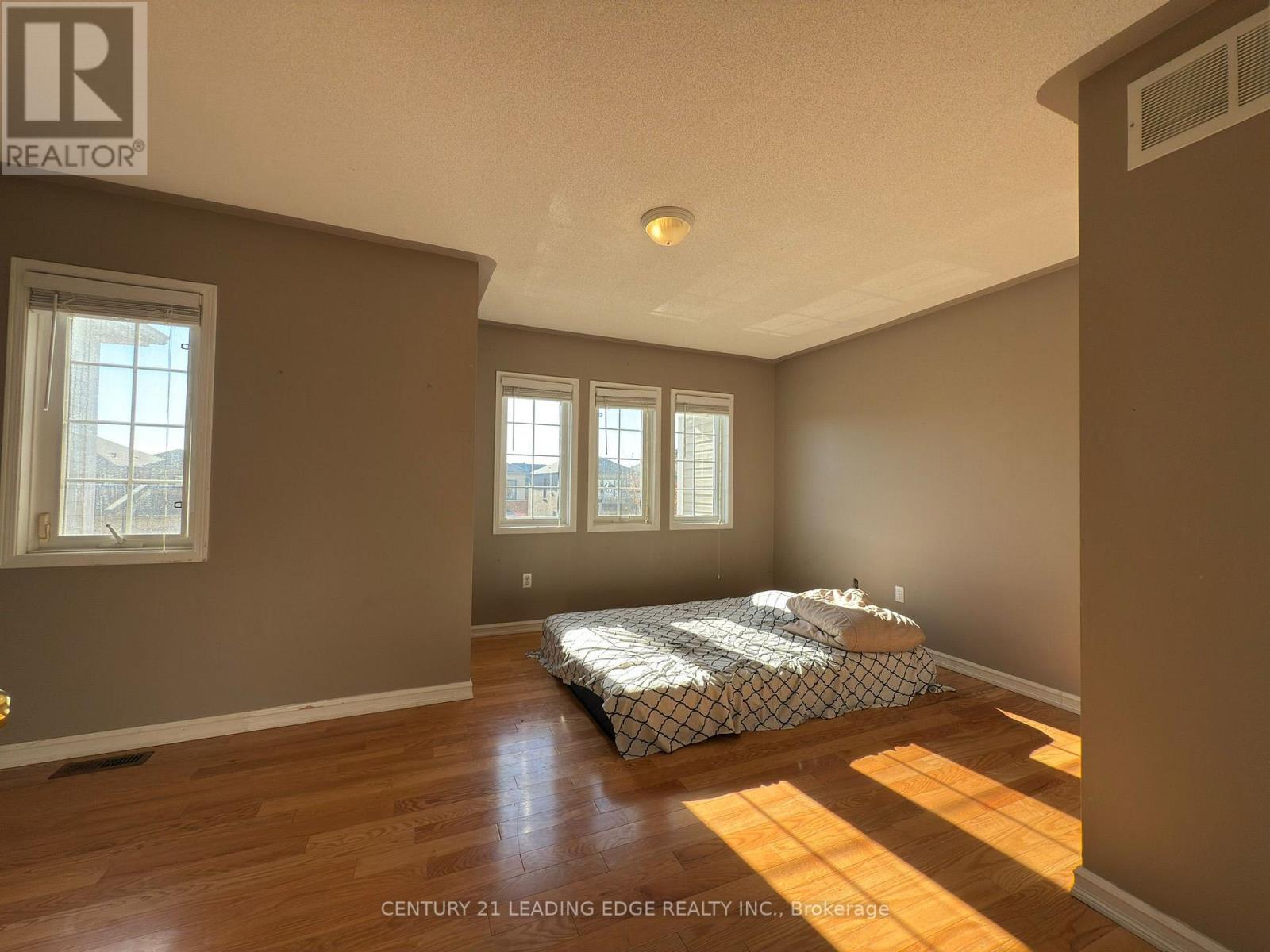 62 Barrister Avenue, Whitby, Ontario  L1R 3H6 - Photo 11 - E12490484