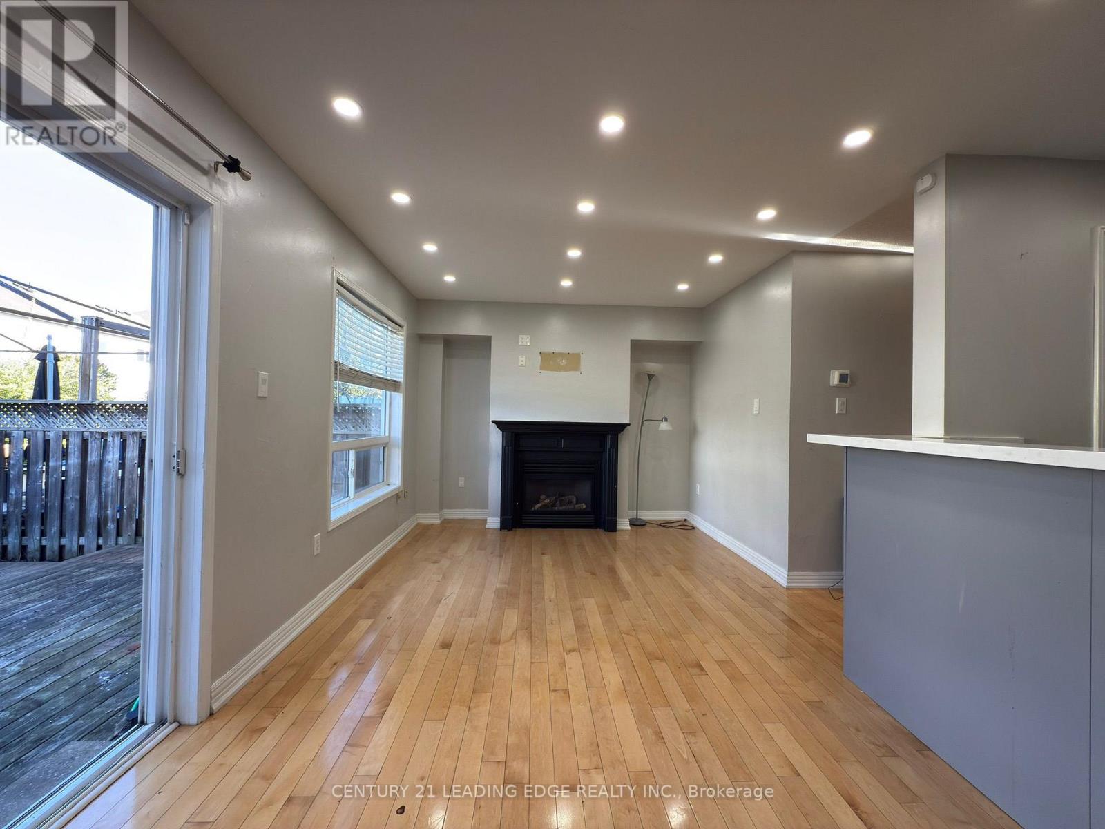 62 Barrister Avenue, Whitby, Ontario  L1R 3H6 - Photo 6 - E12490484