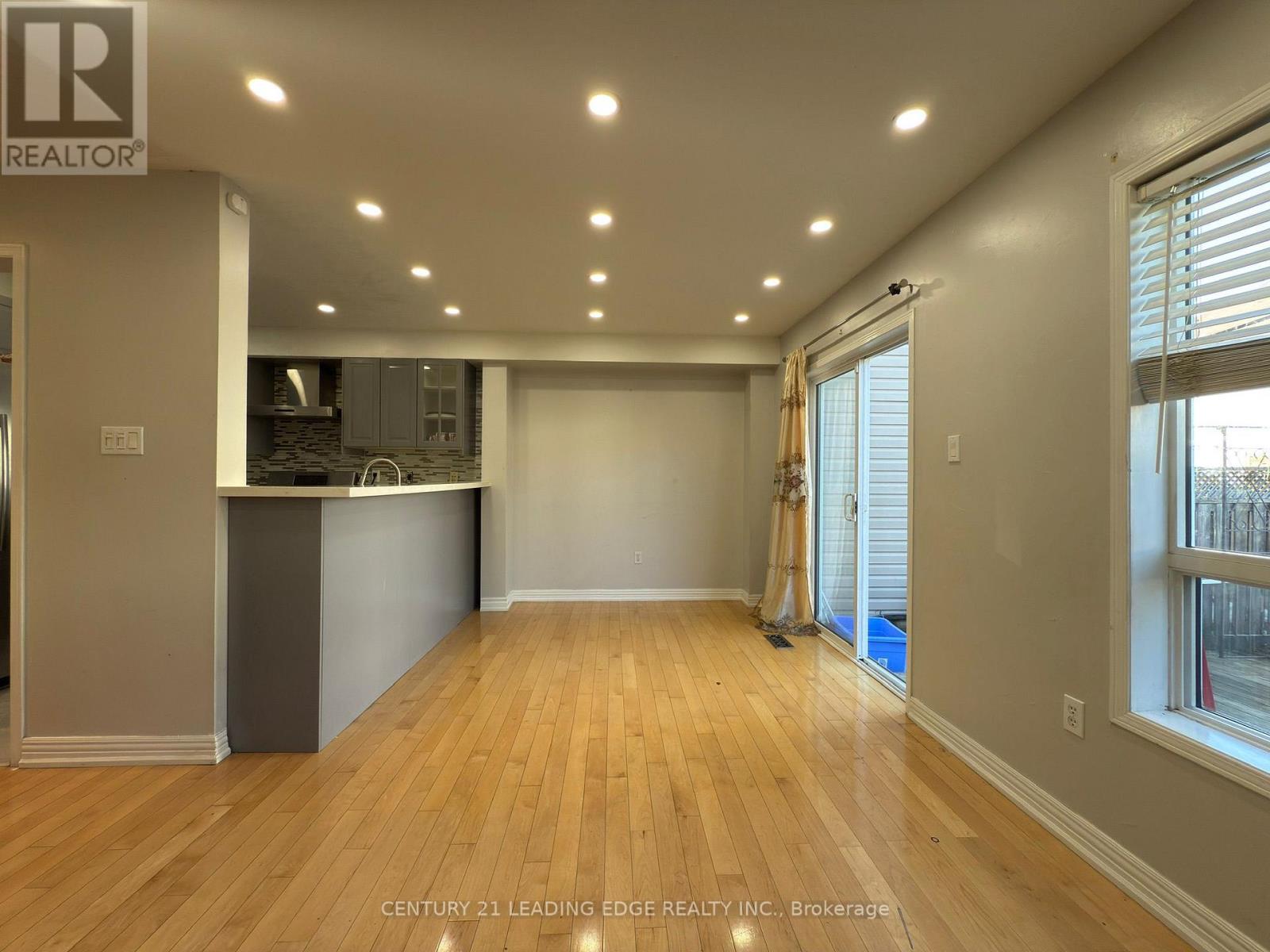 62 Barrister Avenue, Whitby, Ontario  L1R 3H6 - Photo 7 - E12490484