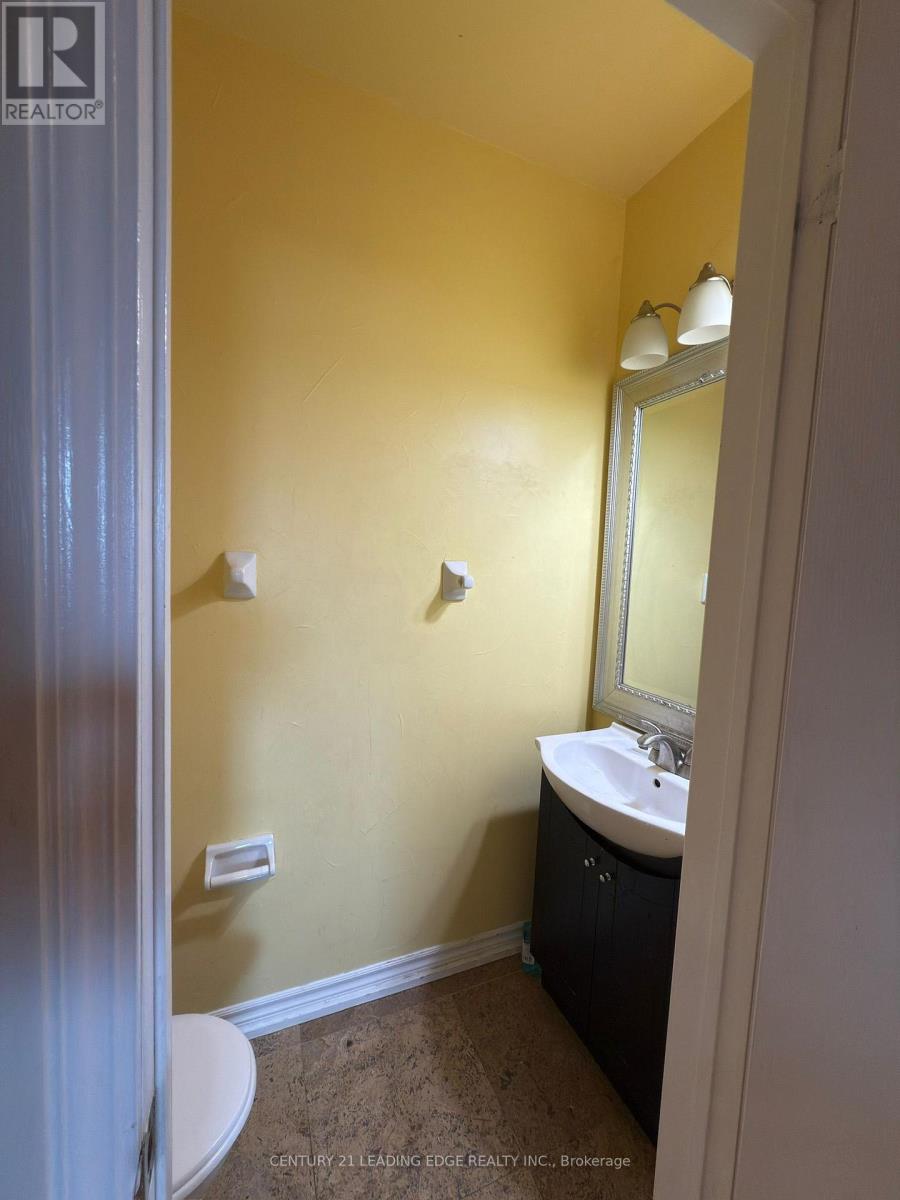 62 Barrister Avenue, Whitby, Ontario  L1R 3H6 - Photo 9 - E12490484