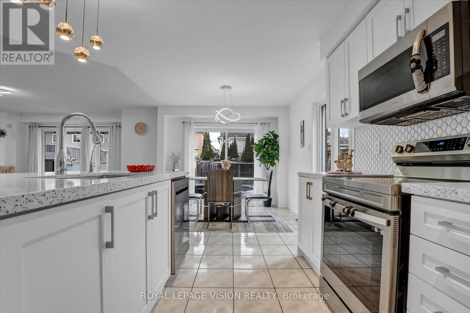 1330 Aldergrove Drive, Oshawa, Ontario  L1K 2Y6 - Photo 13 - E12490726