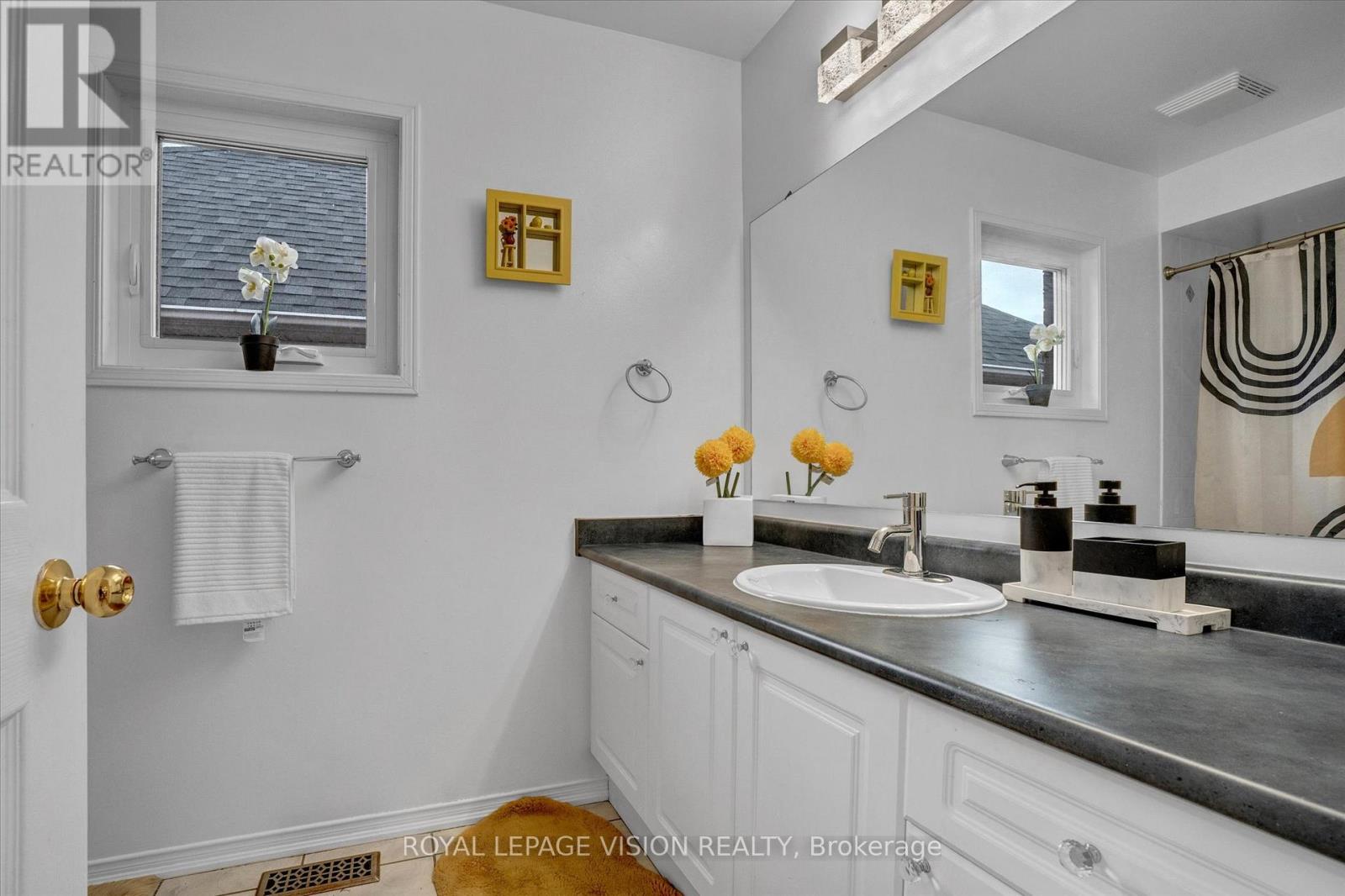 1330 Aldergrove Drive, Oshawa, Ontario  L1K 2Y6 - Photo 35 - E12490726